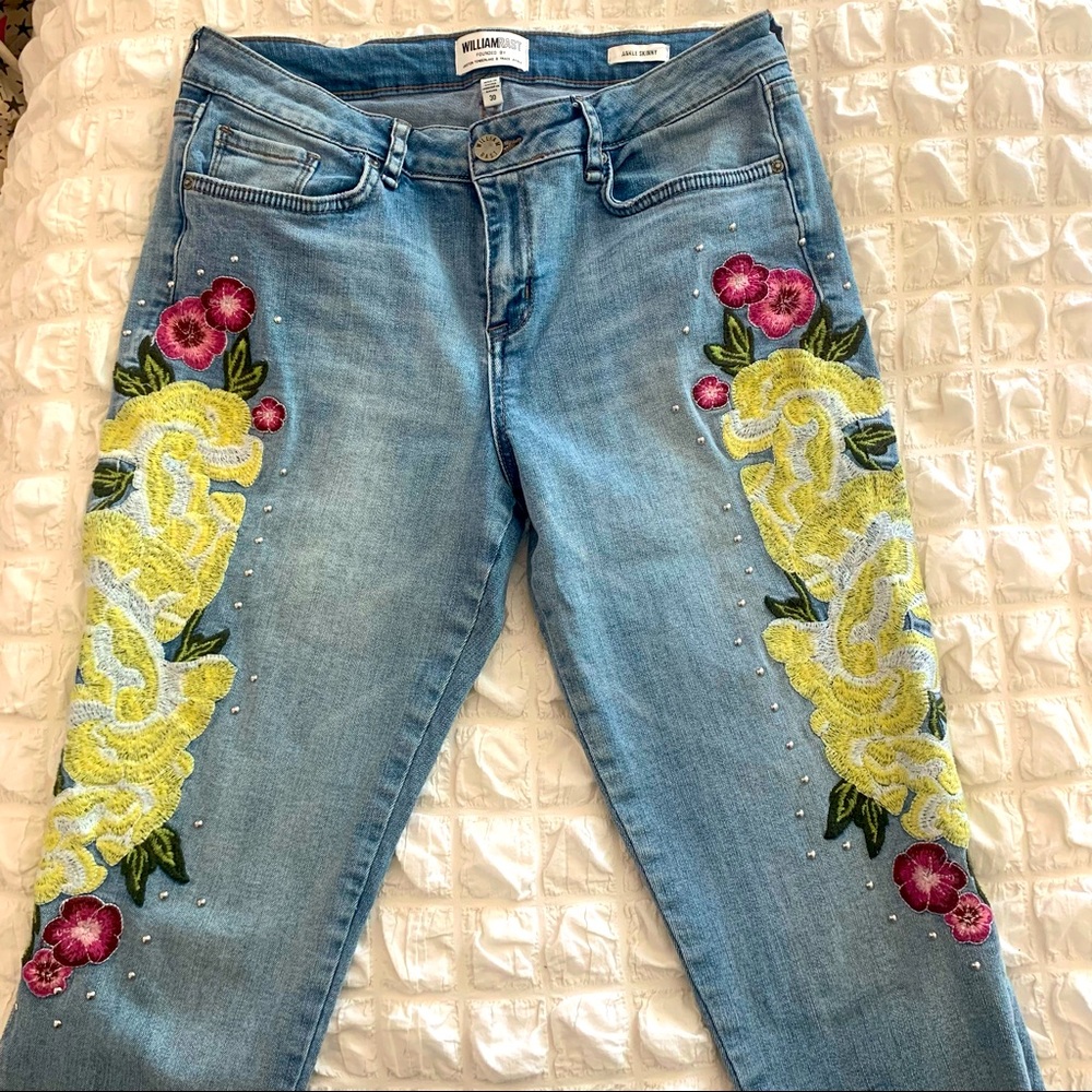William Rast light blue embroidered skinny jeans with studded details size 30